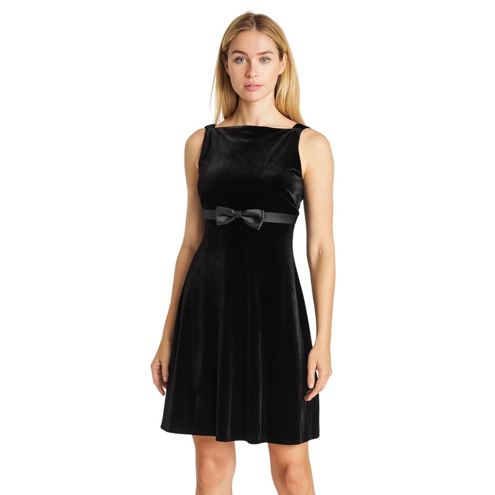 Laundry by Shelli Segal Black Velvet Empire Waist Cocktail Dress - Size 6